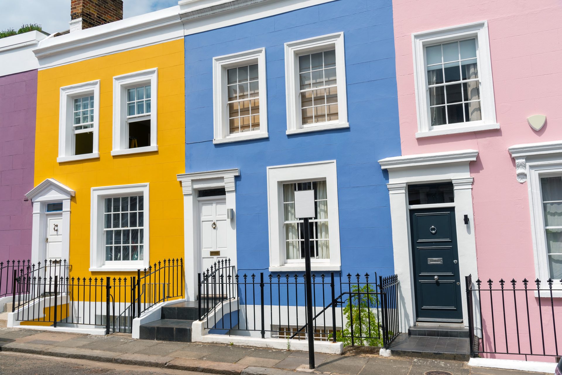 Painted houses, redecorated in Farnham, Guildford & Surrey.